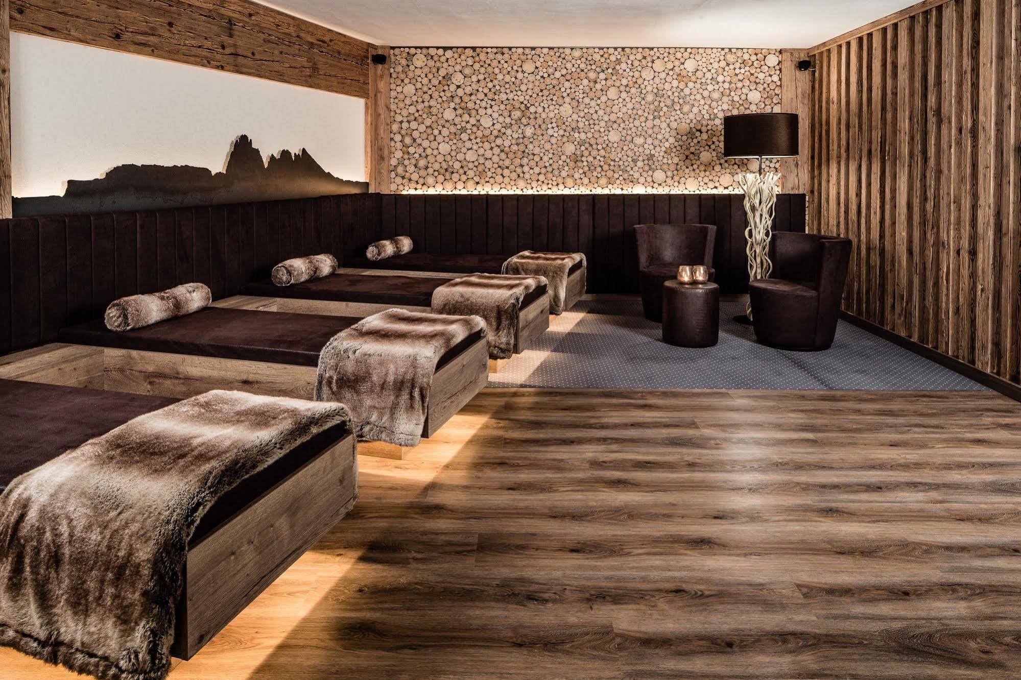 Arthotel Anterleghes - Gardenahotels Selva di Val Gardena Exterior photo